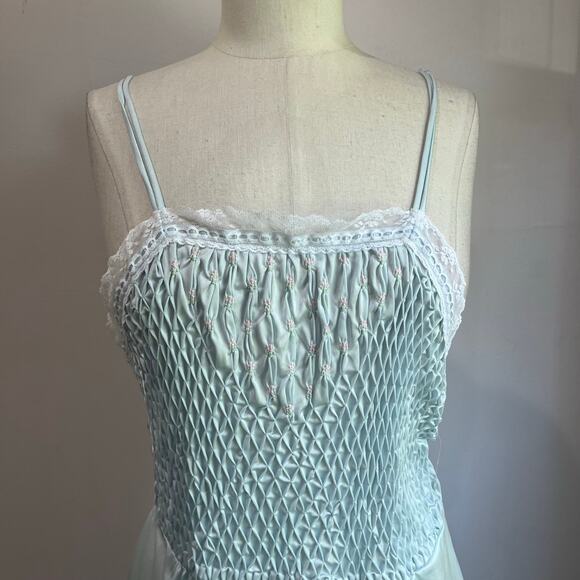 Vintage Light Blue Barbizon Smocked Bodice Danity Full Sweep Night Gown Sz L - Picture 9 of 9